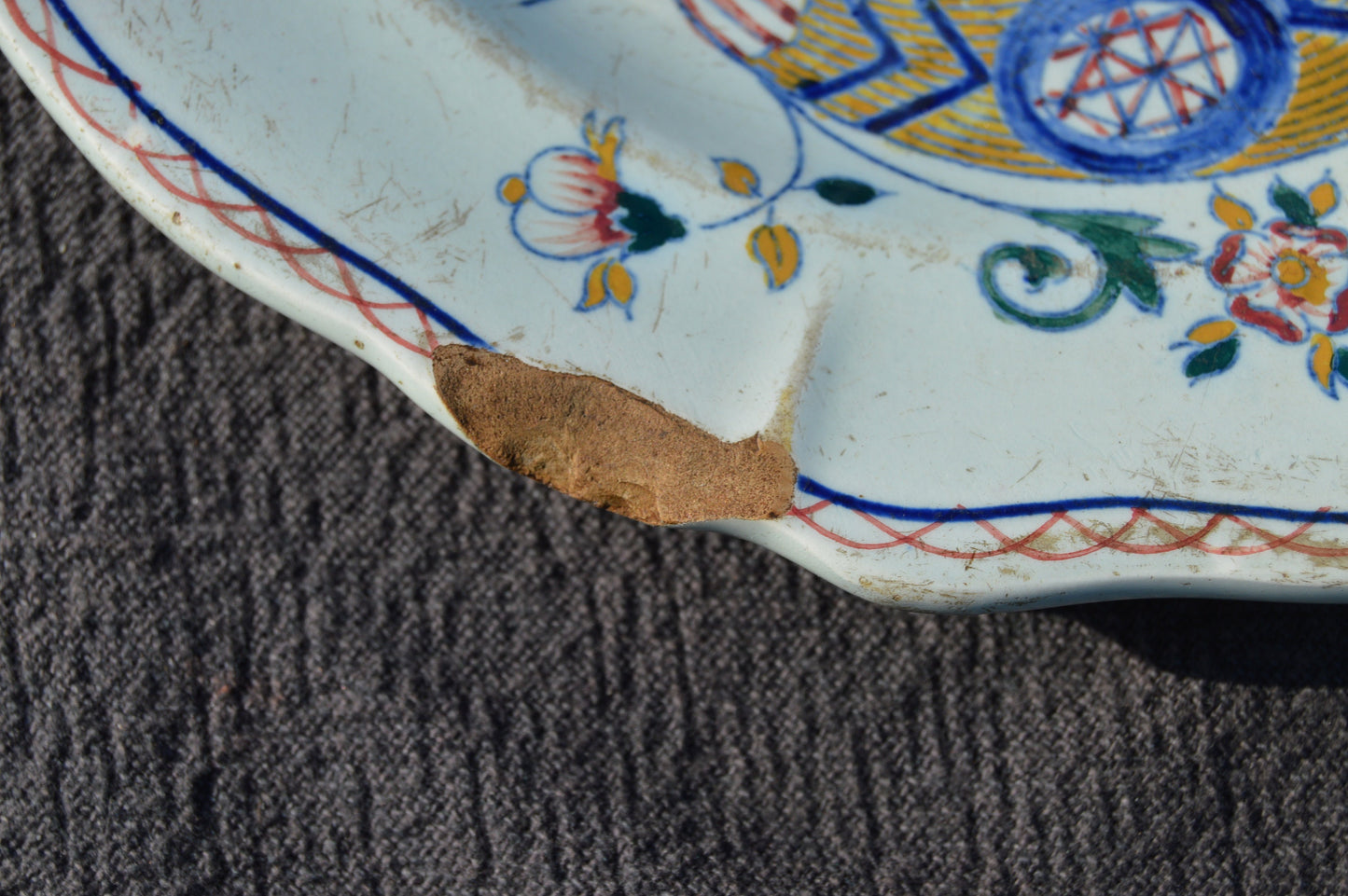 Gien Early Français Faience China Tin Glazed Ceramic Hand Painted Plate Années 1870 Corne d’abondance Corne d’Abondance Design Entièrement Marqué Authentique