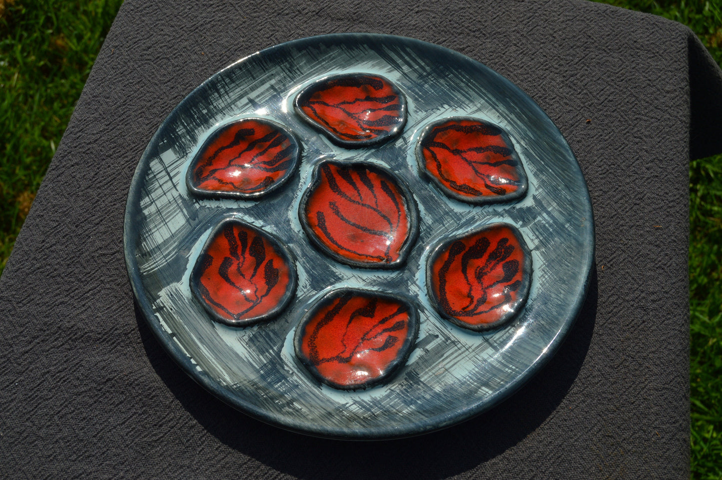 Oyster Plate Vintage French MBFA Pornic Quality Red Huitre Oyster Mussel Coquille Plate Shellfish Lemon/Vinegrette Resevoir Beautiful Design