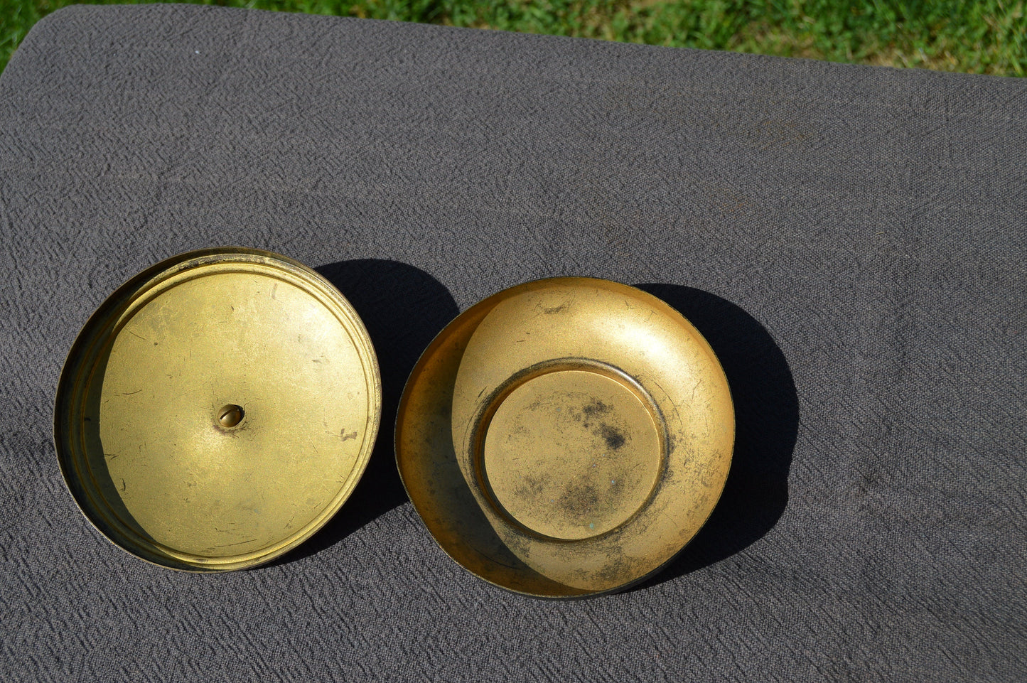 Français boîte à bijoux en cuivre/bronze avec incrustation en métal antique avec intérieur de couleur or boîte en bronze boîte à bagues à bijoux fabuleuse en métal