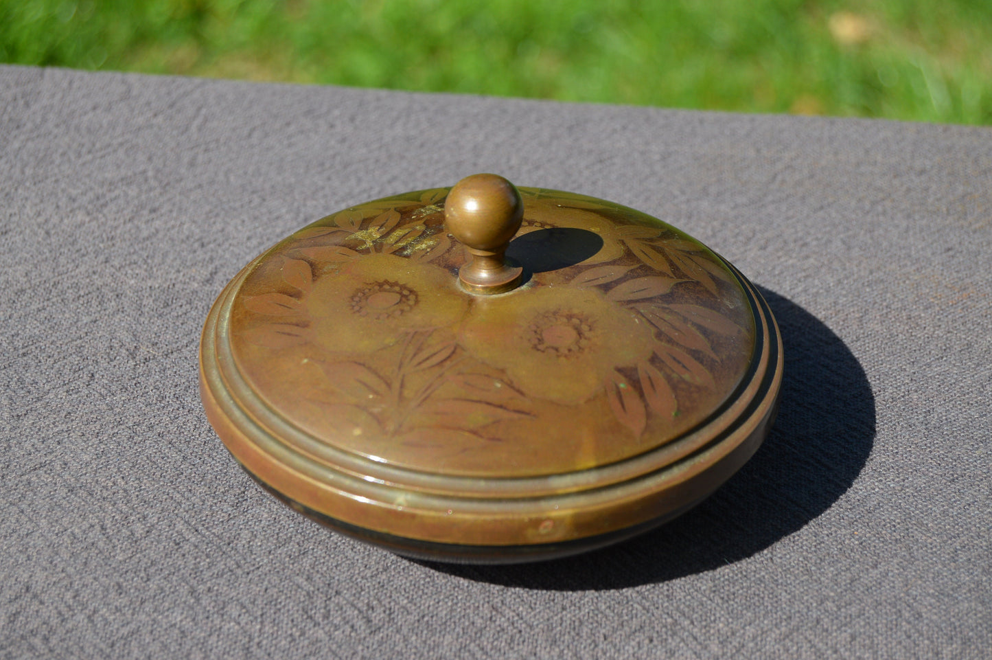 Français boîte à bijoux en cuivre/bronze avec incrustation en métal antique avec intérieur de couleur or boîte en bronze boîte à bagues à bijoux fabuleuse en métal
