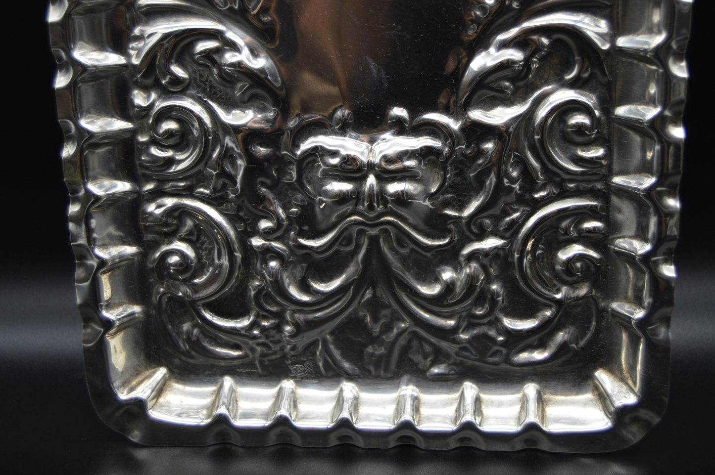 Plateau de service Assiette en argent Assiette de service Plateau à cartes Plaqué argent français Marqué MC Plateau plaqué argent Bosses mineures