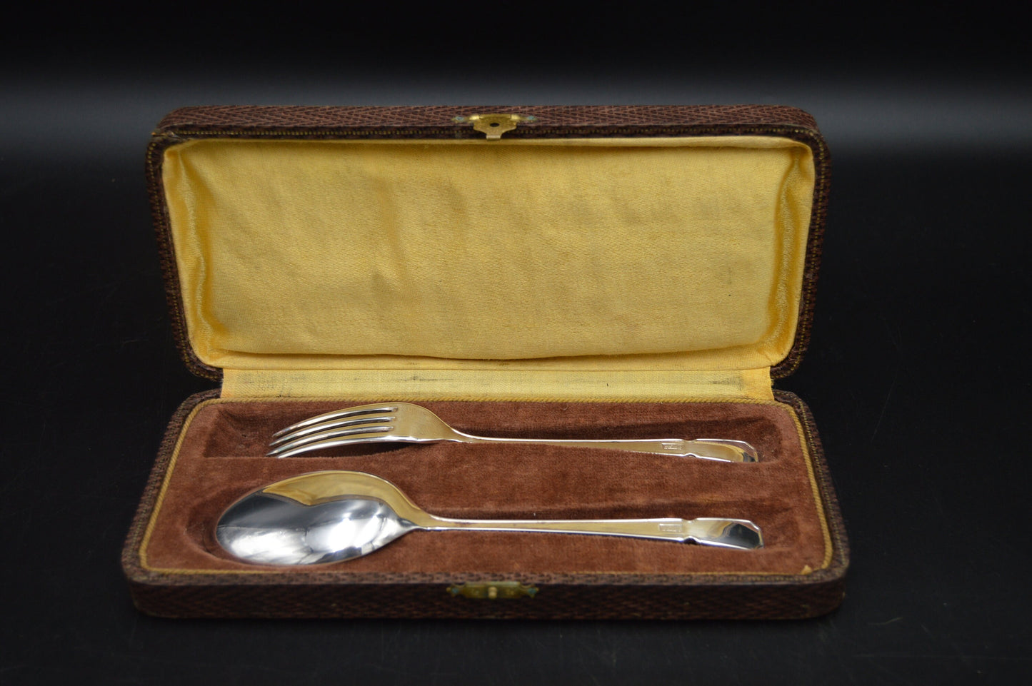 Fourchette et cuillère de service Dupon D'Isigny Plaqué Argent 'Métaille Blanc' Coffret Fourchette et Cuillère Marqué Design Bon État Boîte Portée