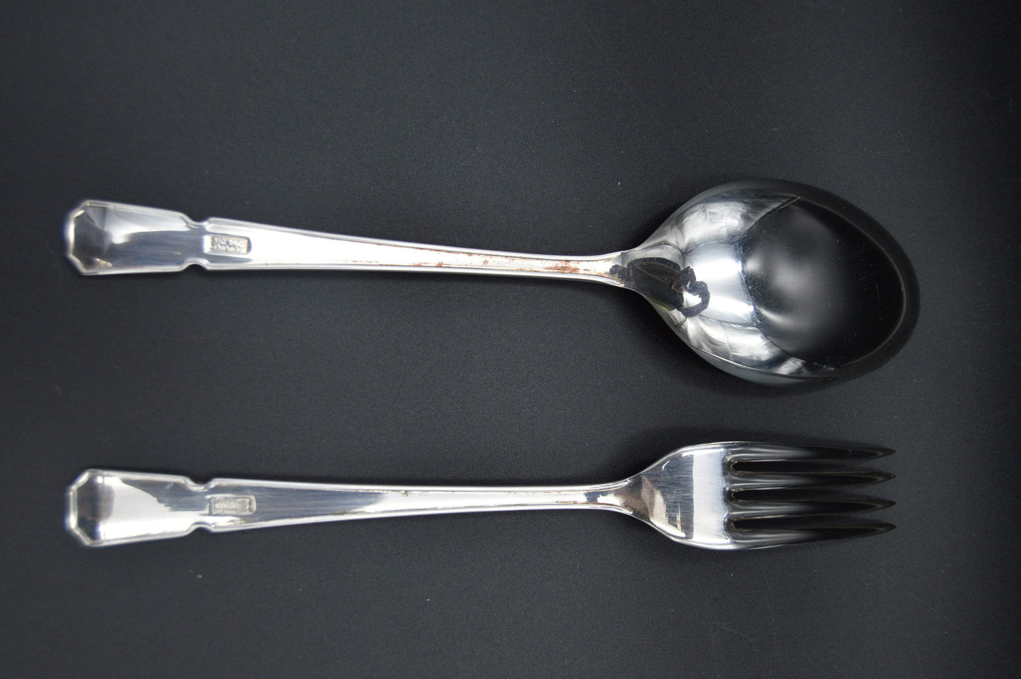 Fourchette et cuillère de service Dupon D'Isigny Plaqué Argent 'Métaille Blanc' Coffret Fourchette et Cuillère Marqué Design Bon État Boîte Portée