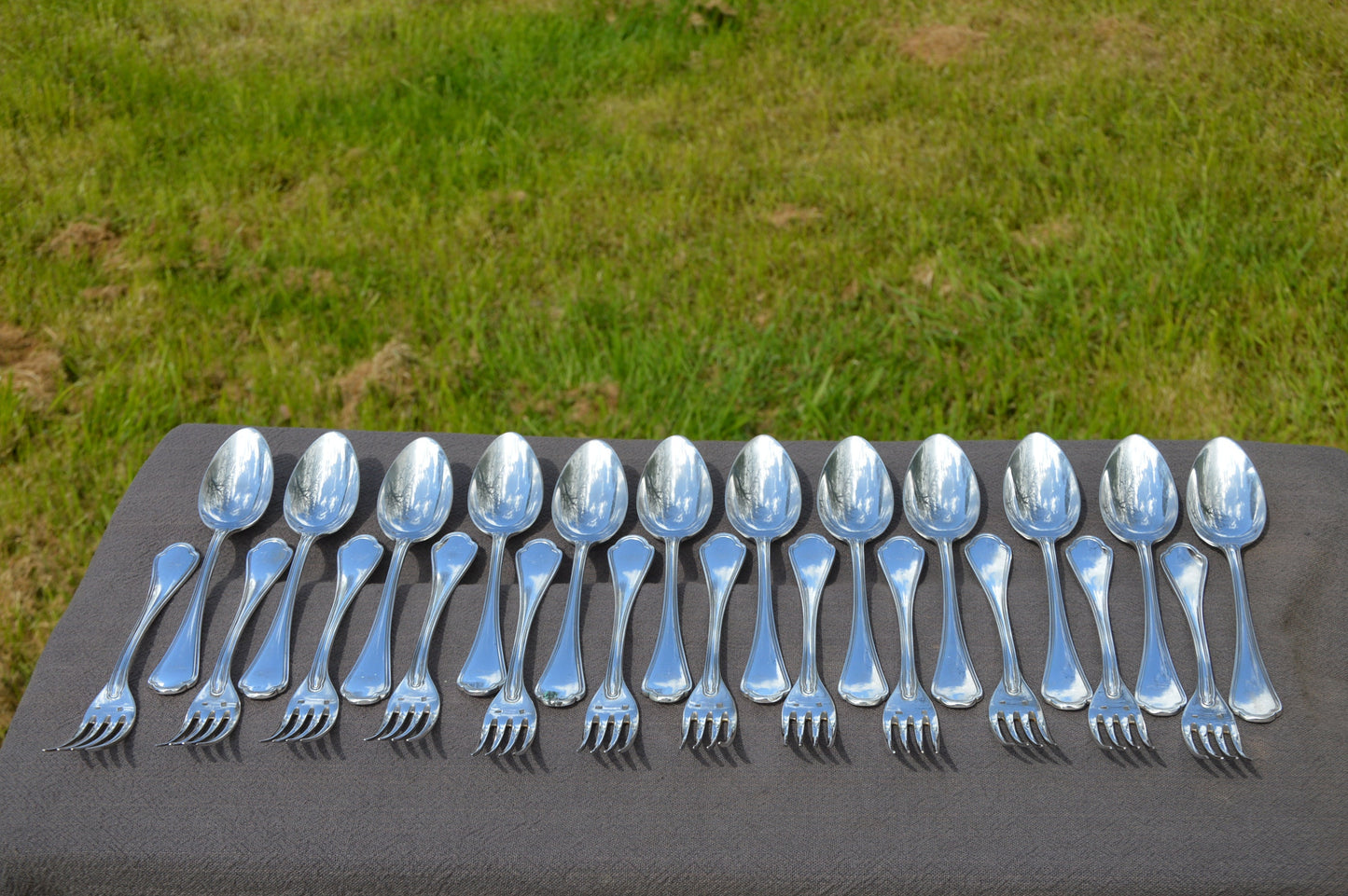 Cailar Bayard 12 Forks and 12 Spoons SPATOURS Pattern French Silver Plated Marked Cailar Bayard Cutlery Flatware Super Polished Condition