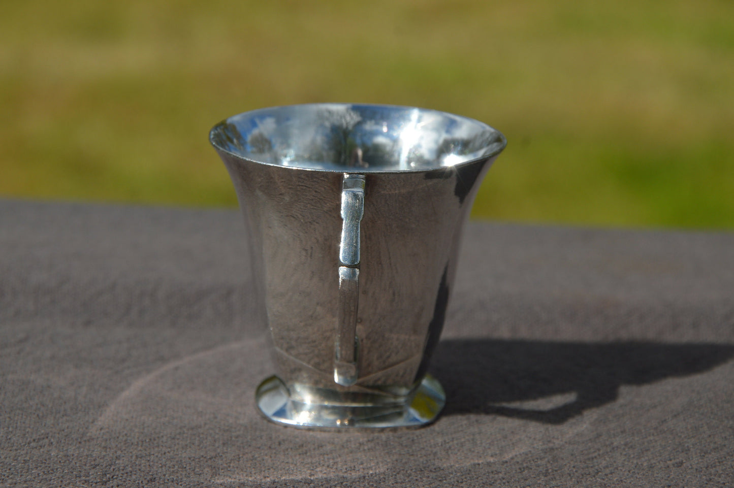 Tasse à thé Christofle Gallia O GALLIA 5968 Plaqué argent 'Métaille Blanc' Real Luxury Paris Scratches Art Déco Petite tasse à thé Boîte à café