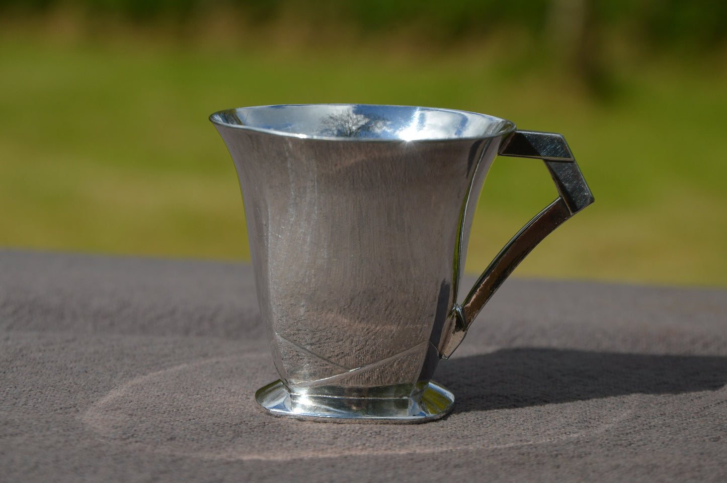 Tasse à thé Christofle Gallia O GALLIA 5968 Plaqué argent 'Métaille Blanc' Real Luxury Paris Scratches Art Déco Petite tasse à thé Boîte à café