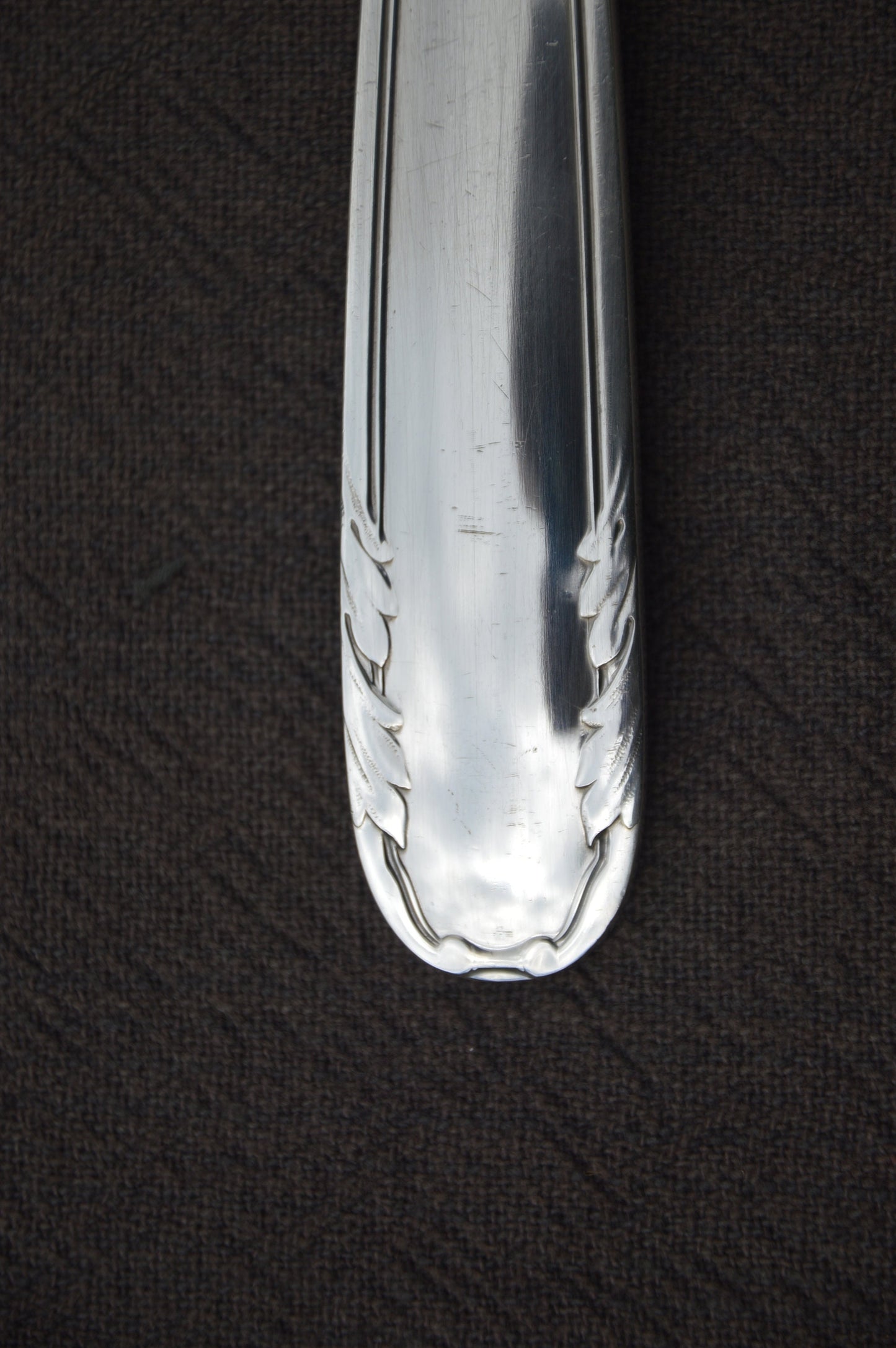 Couronne en boîte fourchettes cuillères louche entièrement marquée Couronne a Christofle Company Marque 1935-1983 Français Silver Plate Cutlery Boxed