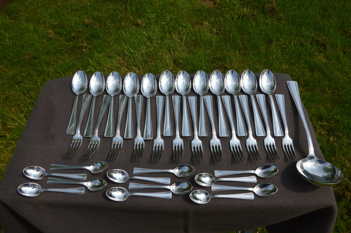 Ercuis Dessert Box Pattern Compiegne of 37 Pieces Forks Spoons Teaspoons OE Metaille Blanc French Luncheon Pudding Cutlery Silver Plated