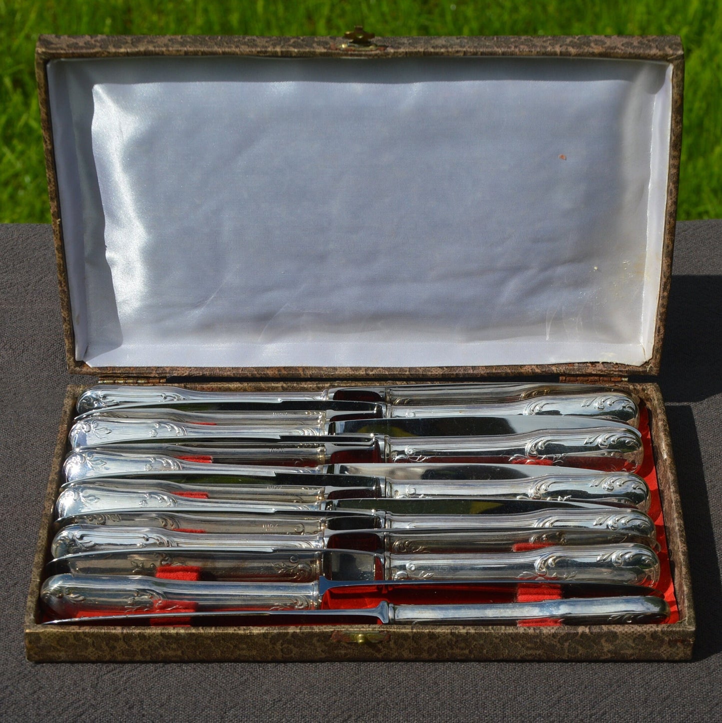 Brille Henri Emile 12 Couteaux Coffret Français Argent Plaqué Marqué vintage Couverts Couverts 1930 Rocaille Marley