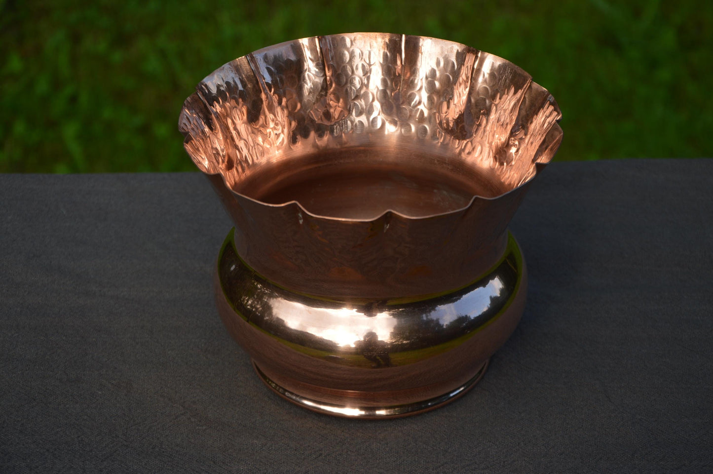 Lecellier Decor Stylish Plant Pot Hand Made Worn Copper Planter Copper Arts Crafts Home Decor Cache-Pot French Copper Design