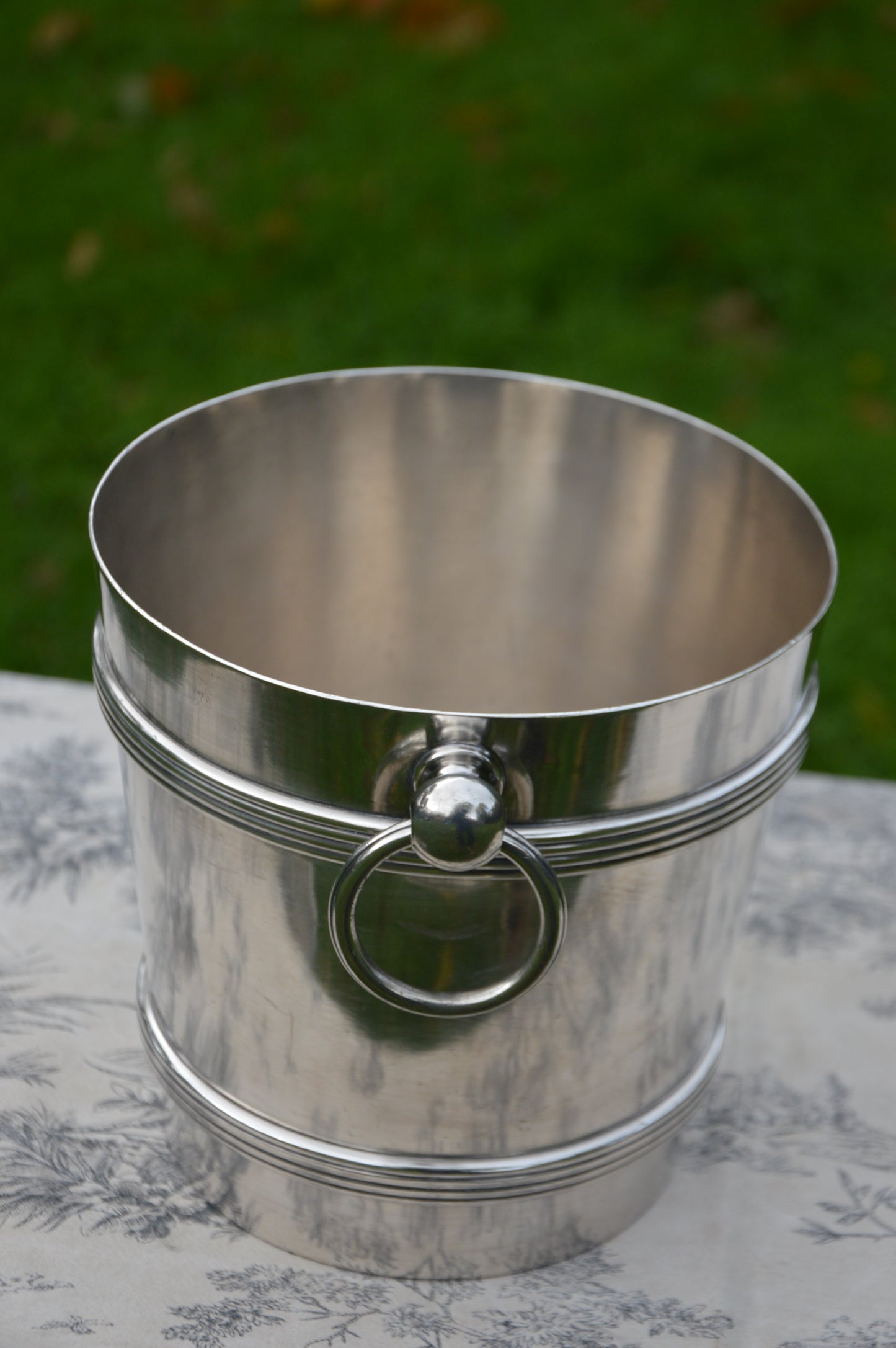 Wine Cooler Seau de Champagne Bucket French Antique Well Used