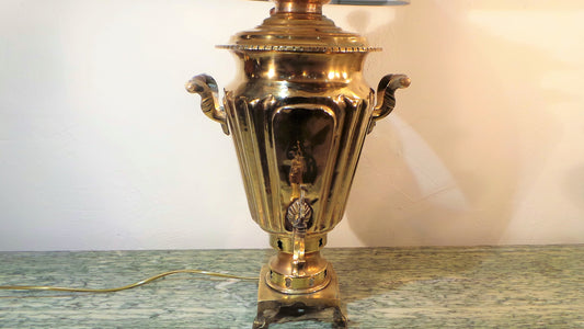 Samovar Lampe de table Français vintage Solid Bronze / Laiton Base de lampe Qualité Laiton Château Chic Lampe de table Tous les états de fonctionnement Laiton coulé lourd