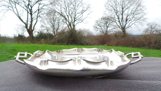vintage Français Silver Plate Dish Fruit Bowl Quatre Pieds Beau Design Super Table Center Piece Français Bowl Silver Plaqué Bowl Estampillé RM 15