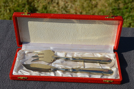 French Vintage Silver Plate Fish Servers Fish Fork Fish Knife Boxed Fish Utensil Marked Metal Blanc Beautiful Example Serveurs de Poisson