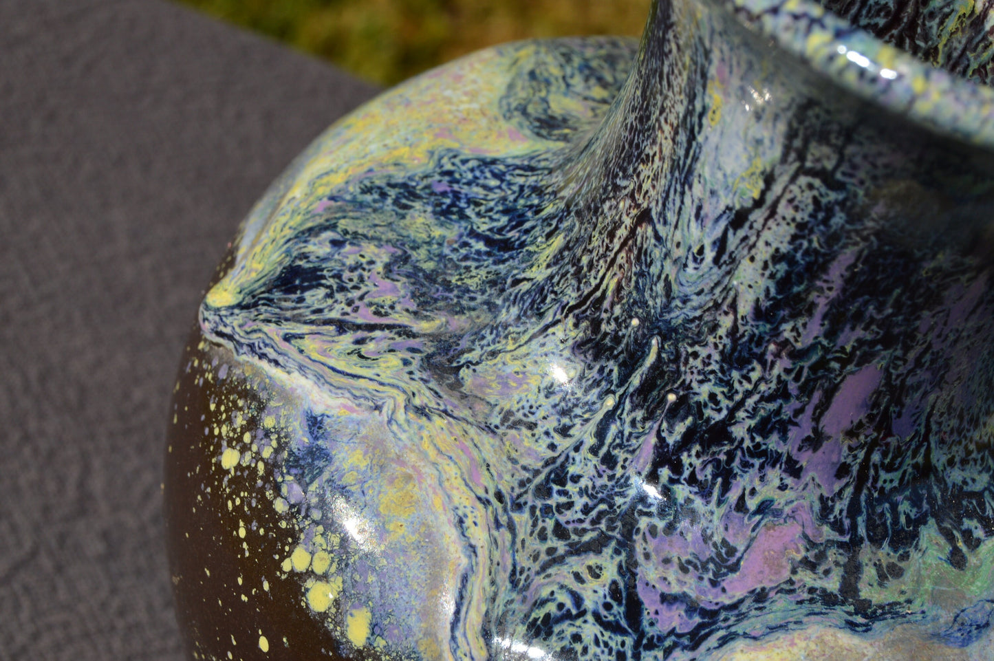 Morvan Vase 1960's 1970's Lava Entièrement marqué Autocollant Tendance Rétro Style Morvan Art Vase