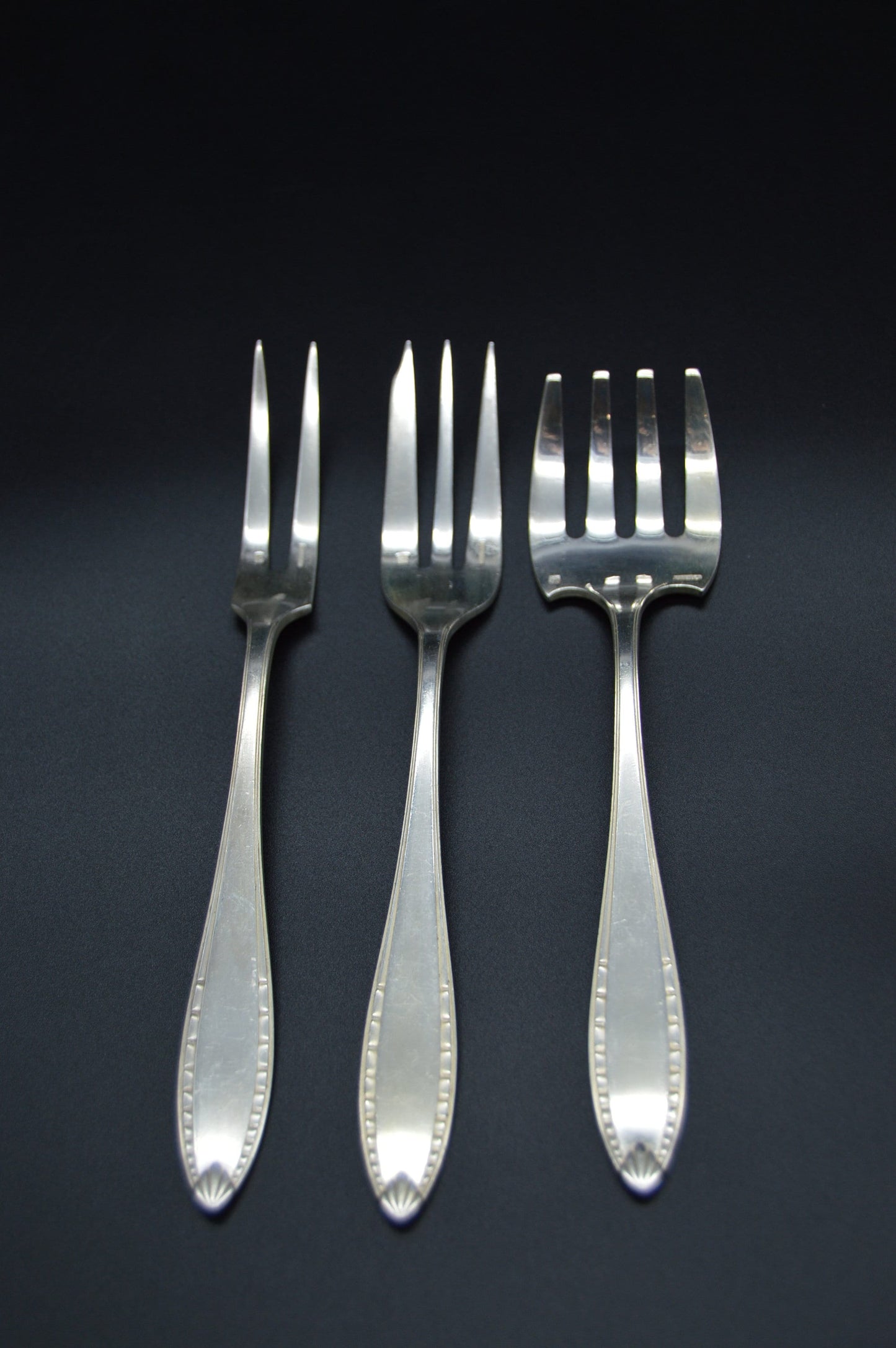 Christofle Serveurs Français Antique Silver Plate Candy Sweet Cake Fruit Confiture Petit Four Ecumoires Fourchettes Pelle Début 1874-1877