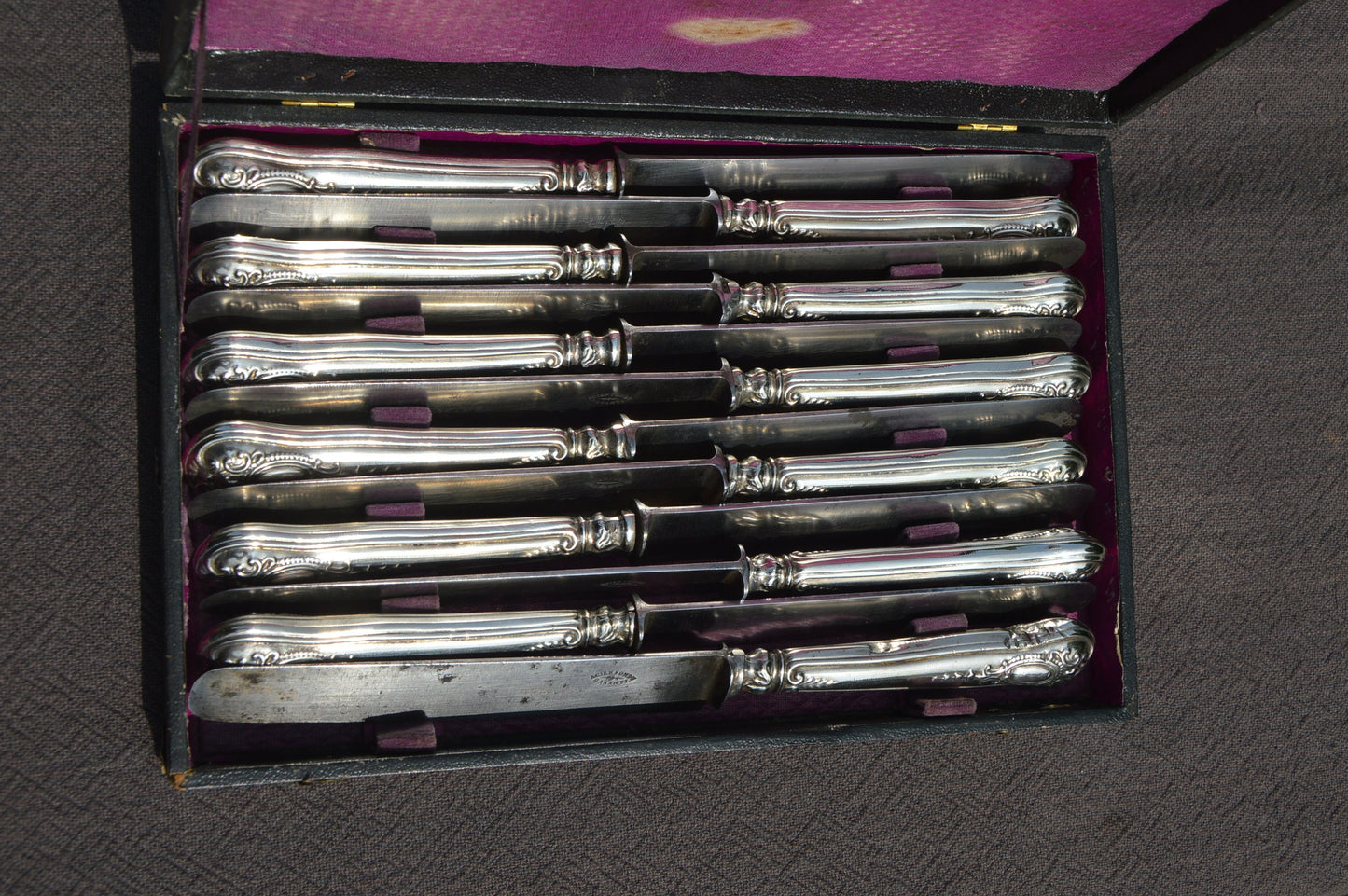 12 Knives Boxed French Silver Plated Unmarked Antique Made in France Cutlery Flatware Knife French Tableware Superb Condition Boxed Ecusson