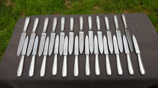 Boulanger 23 + 1 Couteaux Acier Au Carbone Français Plaqué Argent Marqué Couverts Vintage Couverts Couteaux À Dessert Couteaux À Dessert 24 Couteaux En Boîte