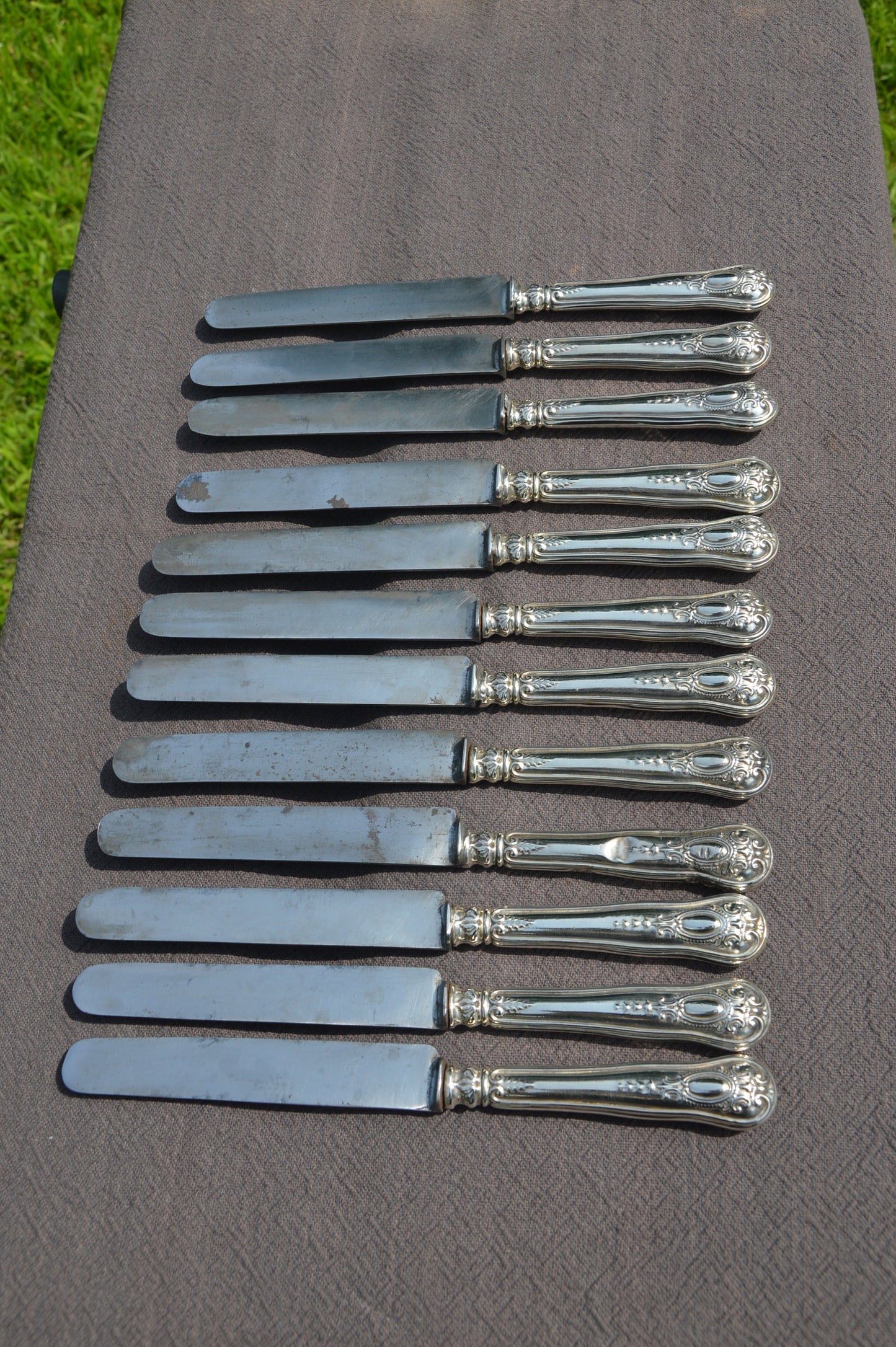 12 Knives Boxed French Silver Plated Unmarked Antique Made in France Cutlery Flatware Knife French Tableware Superb Condition Boxed Ecusson