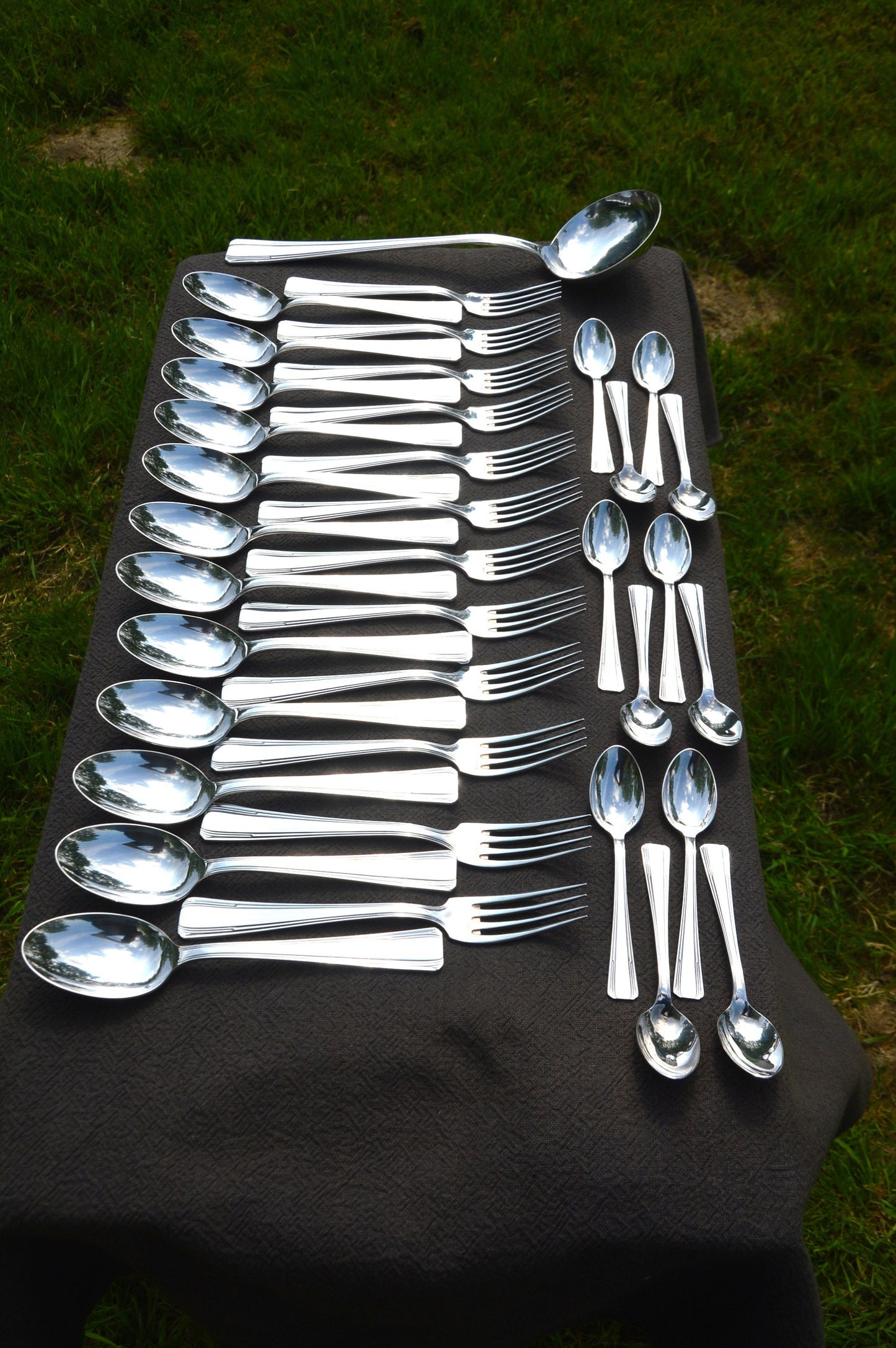 Ercuis Boîte à Dessert Motif Compiègne de 37 Pièces Fourchettes Cuillères Cuillères à Café OE Métaille Blanc Couverts à Pudding Déjeuner Français Plaqué Argent