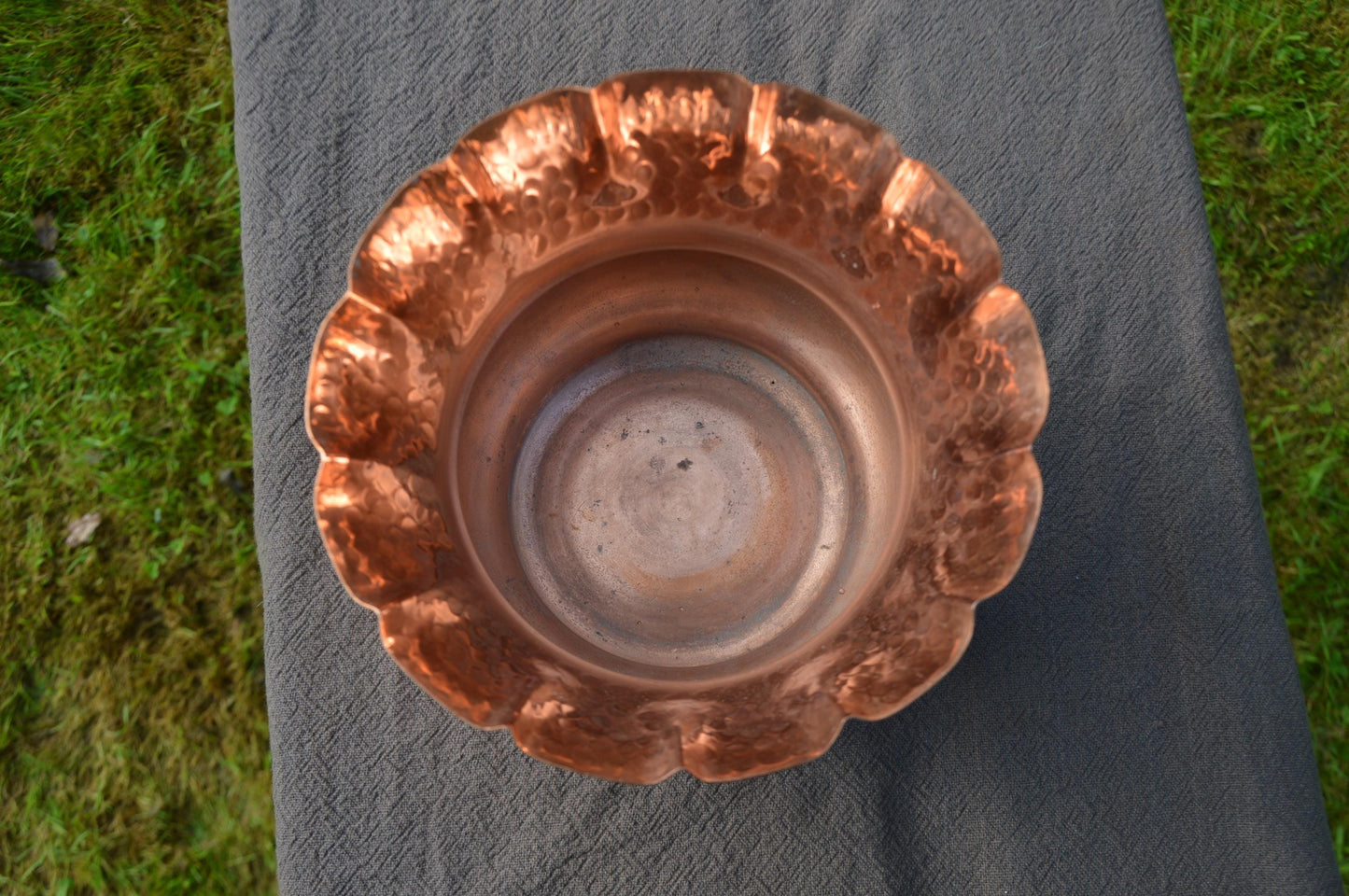 Lecellier Decor Stylish Plant Pot Hand Made Worn Copper Planter Copper Arts Crafts Home Decor Cache-Pot French Copper Design
