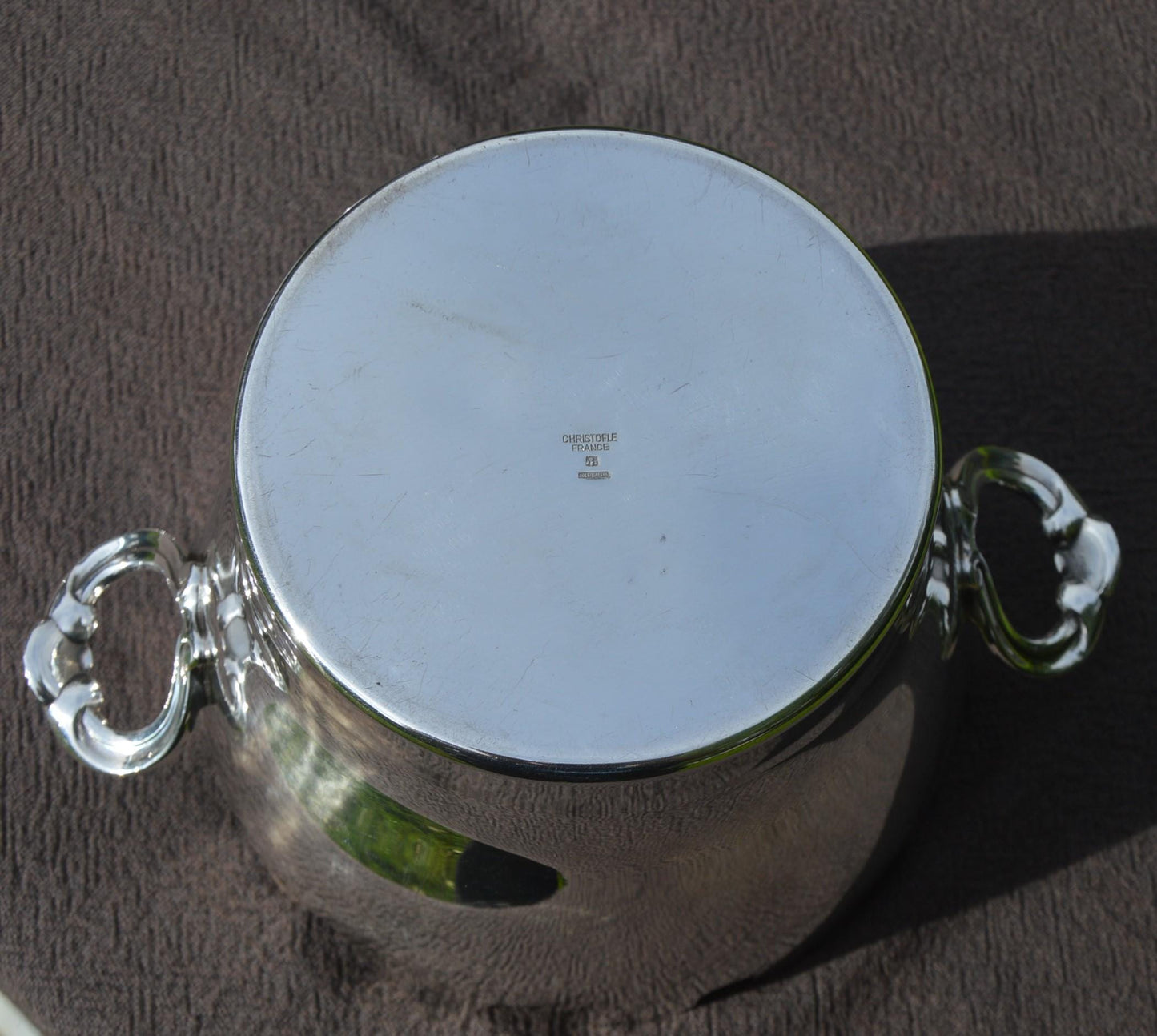 Christofle 1931-1975 Collection Gallia 'Metaille Blanc' Ice Bucket with Insert Real Luxury Made by Christofle of Paris Monteith Silver Plate