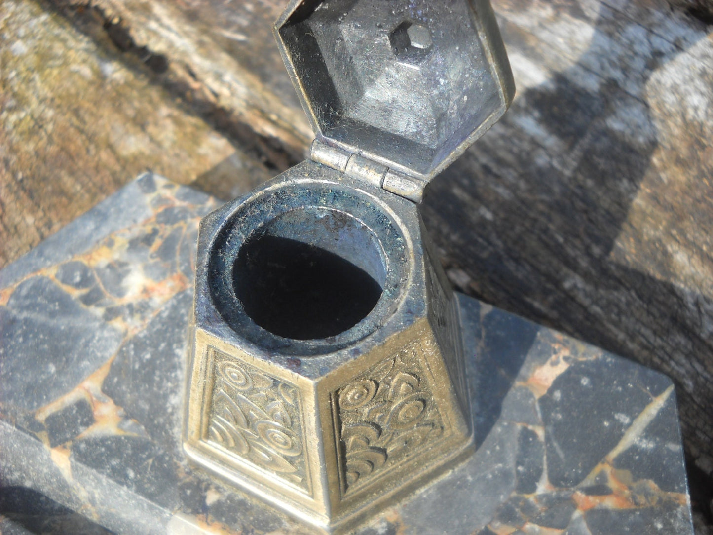 French Vintage Decorative Desk Inkwell Bronze Art Deco Pen Stand Encrier on Marble True Art Deco Inkwell Lovely Piece