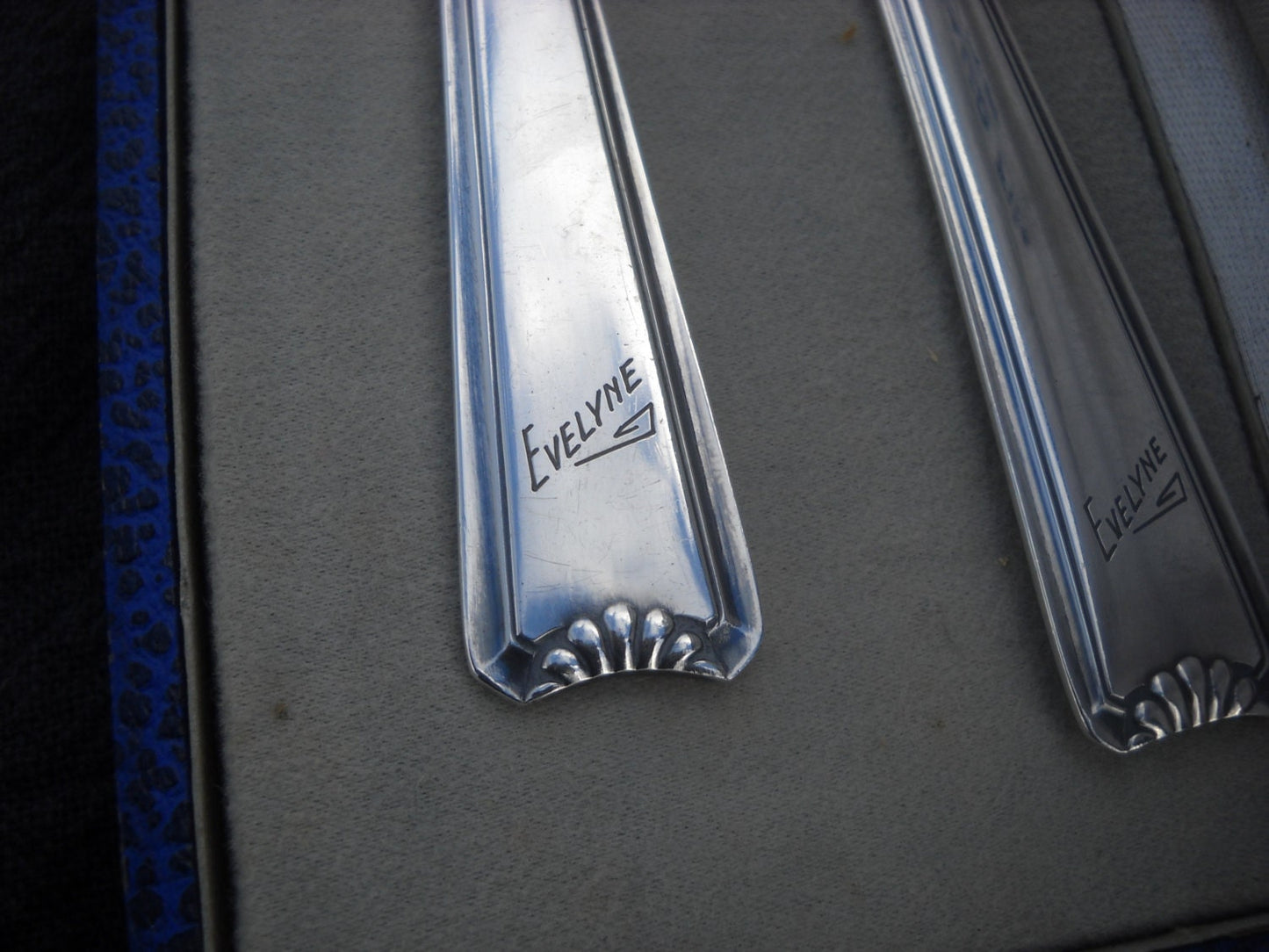 Ercuis Argent Plaqué « Métaille Blanc » Boîte fourchette et cuillère – Véritable luxe vendu au détail par Milliaud Fils Le Havre Fabriqué par Ercuis de Paris