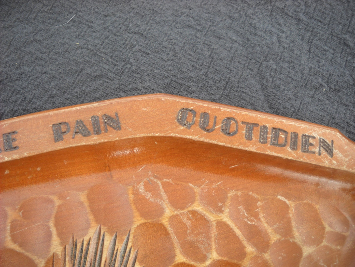Lourdes Solid Wood Vintage French Bread Serving Board with Traditional Motto ' Give Us Our Daily Bread' 'Donnez Nous Notre Pain Quotidien'