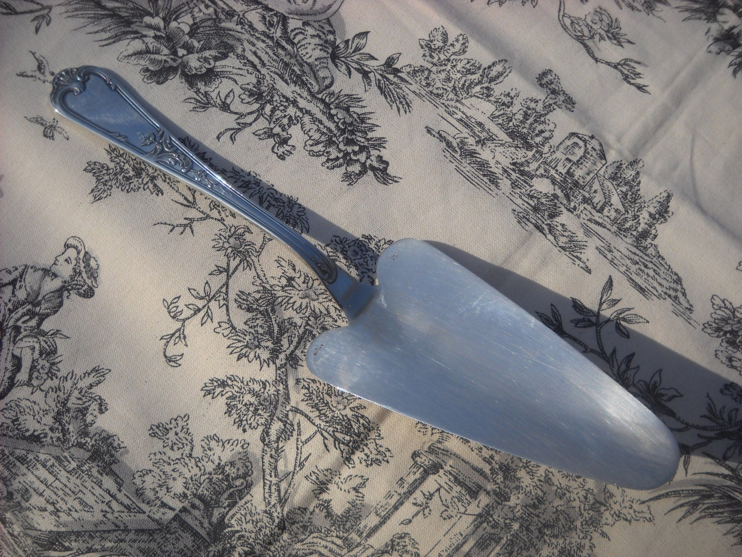 Ercuis Paris Cake Slice Beautiful Silver Plated 'Metaille Blanc' Ercuis Made in Paris Real Luxury Cake Knife Table Cake Cutter
