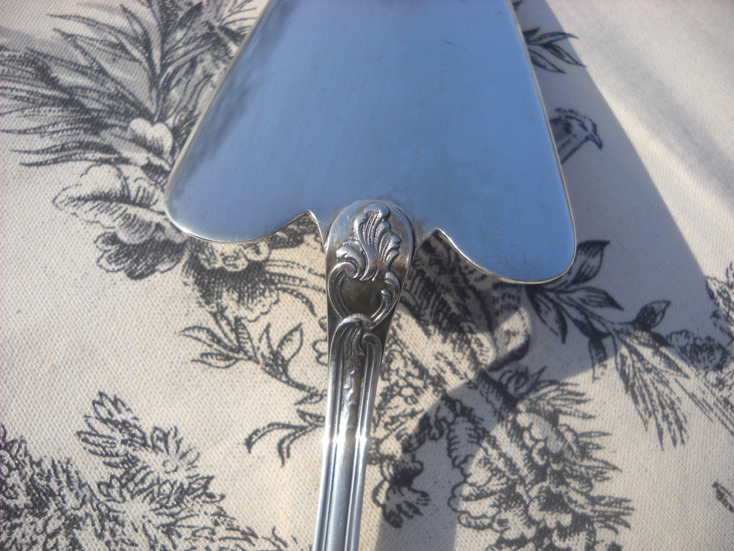 Ercuis Paris Cake Slice Beautiful Silver Plated 'Metaille Blanc' Ercuis Made in Paris Real Luxury Cake Knife Table Cake Cutter